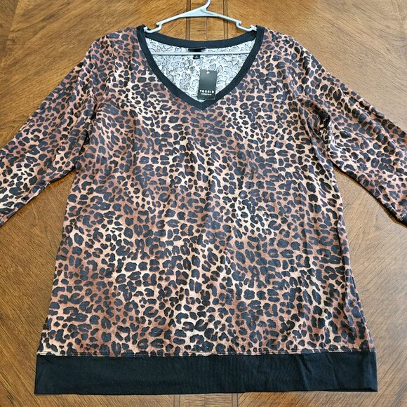 NWT Torrid 4K Leopard Skipper Banded Tee - Picture 1 of 3